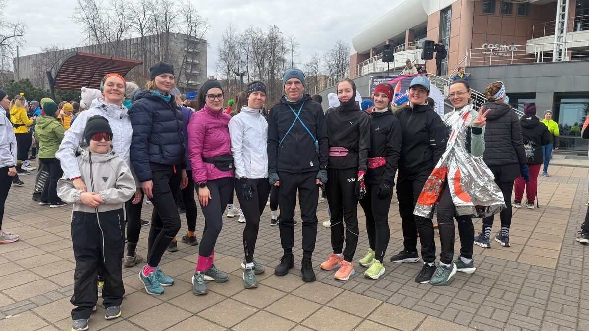 Космическое спортивное утро на набережной Петрозаводска