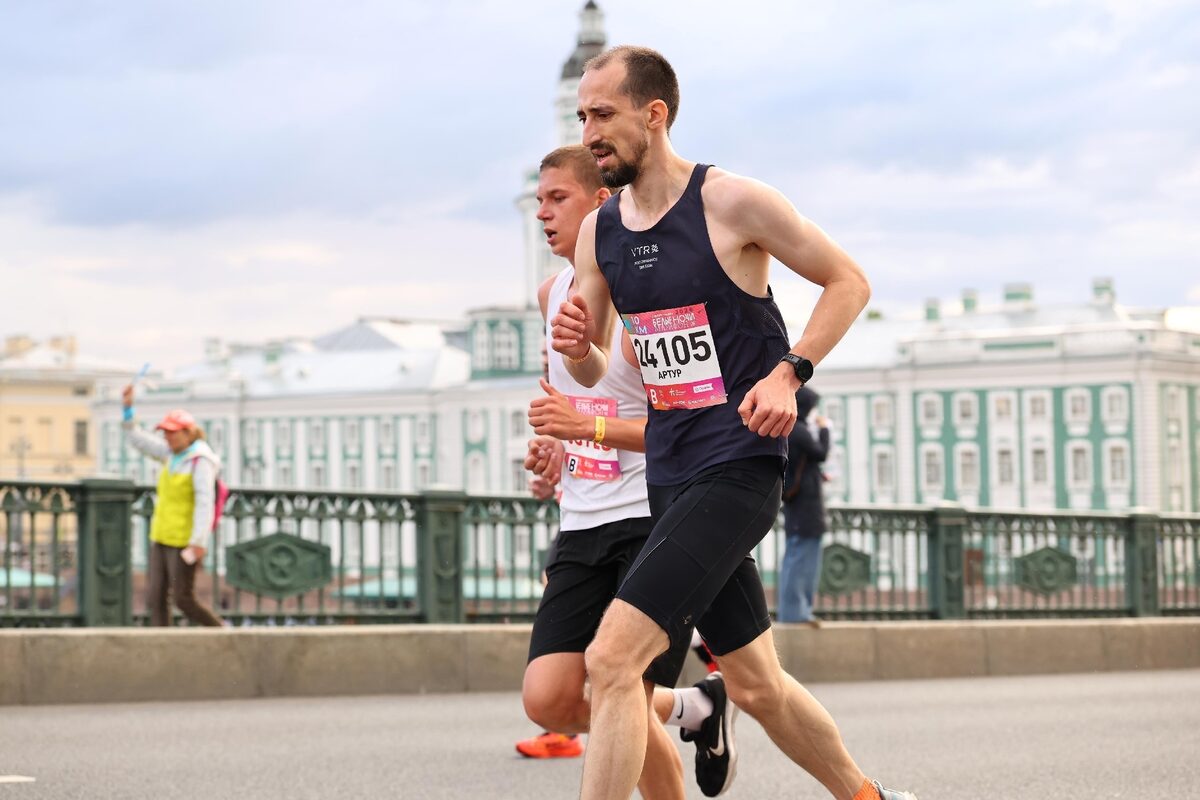 Артур Глазачев на мосту